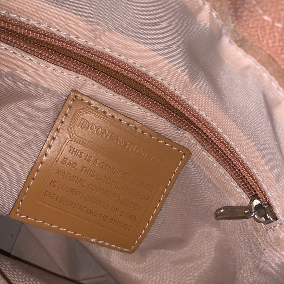 Dooney and Bourke shoulder bag - Picture 2 of 4